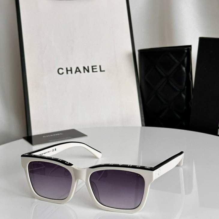 Picture of Chanel Sunglasses _SKUfw79480326fw
